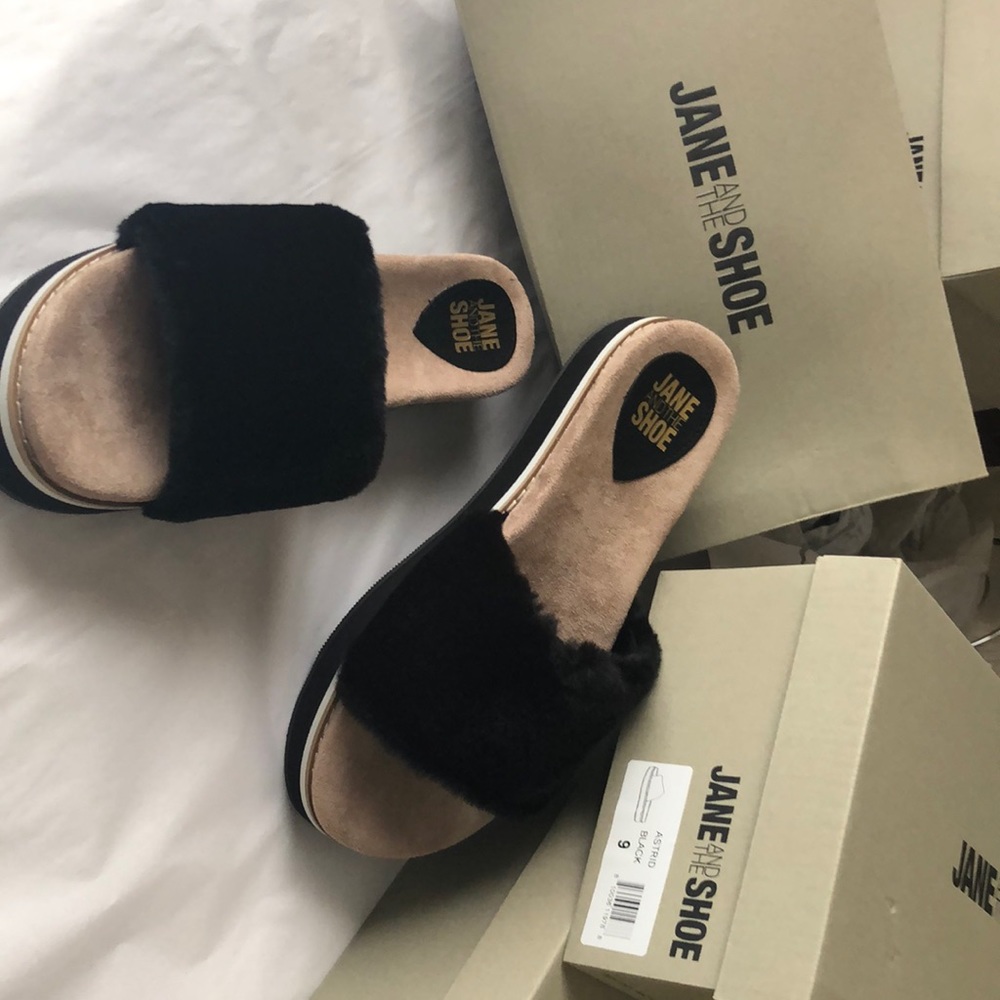 Jane and the shoe platform sandals